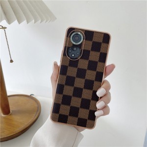 It is suitable for Huawei Mate50 mobile phone case and fashionable classic plaid series mobile phone protective leather case, with good fall resistance, durability and protection
